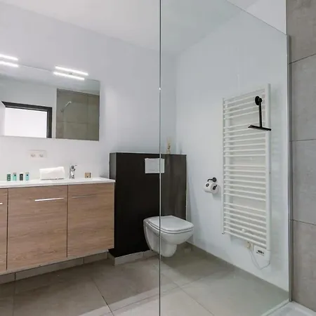 Huswell - Family-friendly House With Sunny Terrace And Garden